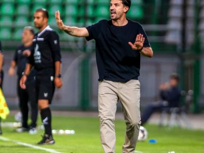 سرمربی ذوب‌آهن برکنار شد